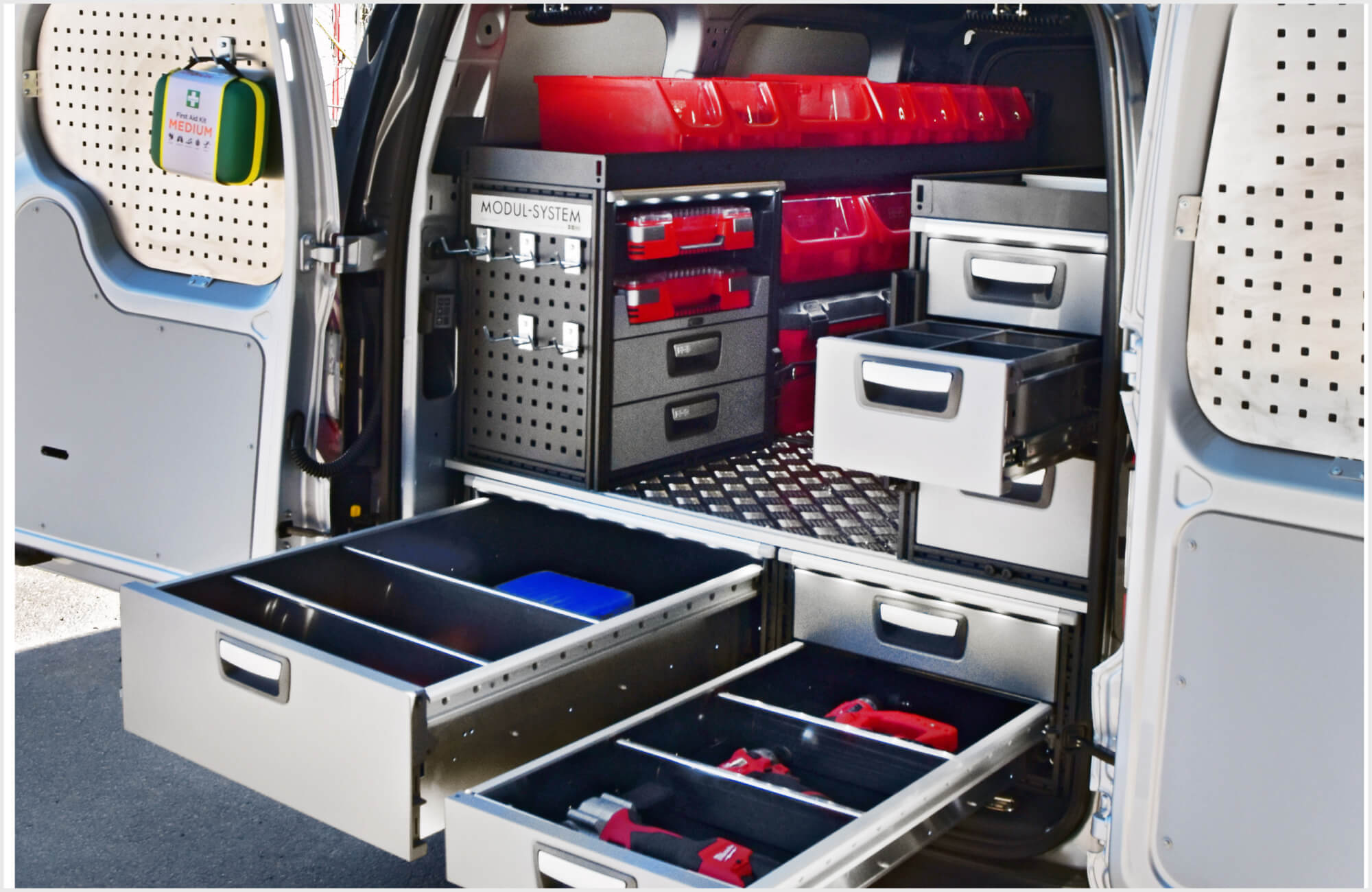 Optymalizacja regałów do samochodów dostawczych